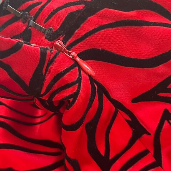 Chetta B Evening Formal Maxi Skirt Womens Size 12 Red Satin Black Velvet Roses - Picture 13 of 13